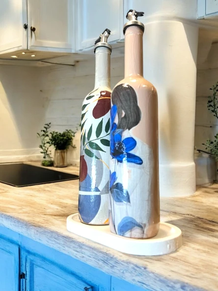 El yapımı Mavi Çiçekli Kız Desenli Sunum Stantlı 75 ml Zeytinyağı Sıvıyağ Şişesi Yağdanlık 2 li set - 3