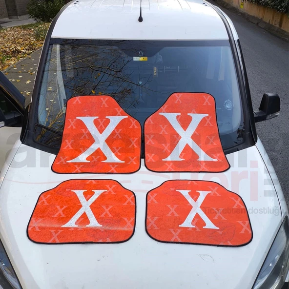 Areon X Öpücüklü Kırmızı Desen Araç İçi Halı Paspas-Kaydırmaz Taban-Universal Her Araca Uyumlu-Yıkanabilir