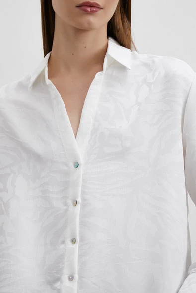 Jakarlı V Yaka Gömlek Beyaz - Resim 5