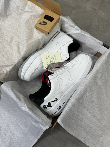 Nike Air Force 1 Low '07 LV8 3 Peace, Love, Swoosh ürün görseli