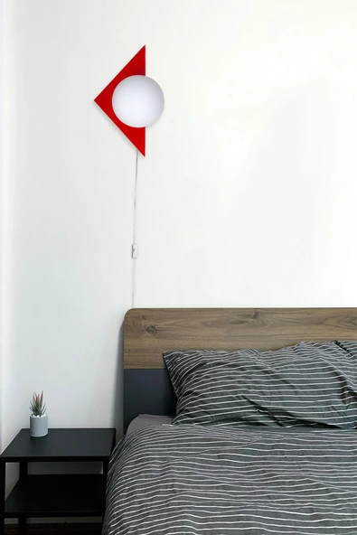 D-light Üçgen Aplik Fişli Kırmızı
