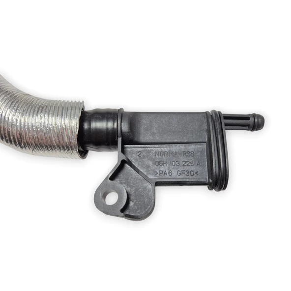 VW Audi Seat Skoda 2.0 TFSi Motor Havalandırma Borusu 06J103213B - 2