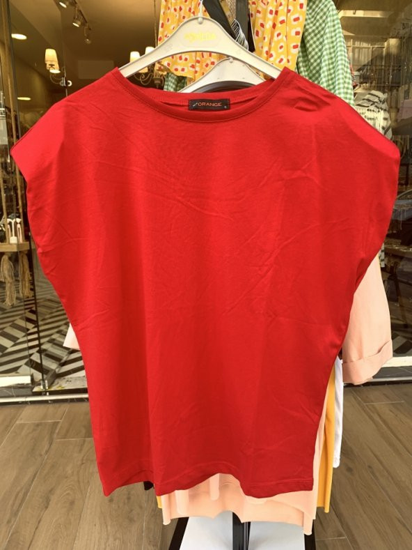 Vatkalı Kırmızı T-Shirt