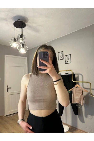 Zincir Detaylı Crop Top