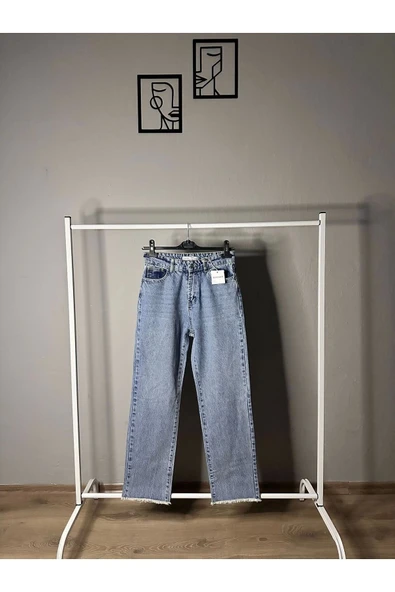 Yüksek Bel Paça Detaylı Mom Jeans