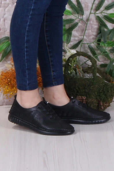 Mehmet Mete 4243 Yumuşak Rahat Esnek Lastik Bağcıklı Hakiki Deri Kadın Ayakkabı ürün görseli