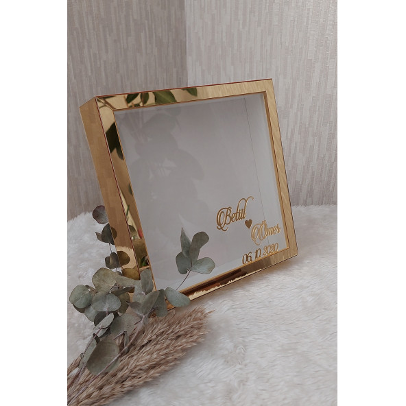 25x25 cm Gold Ayna Anı Çerçevesi-Gül Kutusu-Dekoratif Hatıra Çerçevesi-Beyaz Zemin