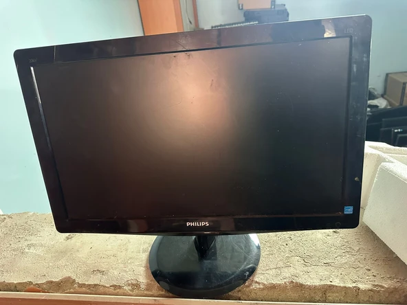Philips 206V3LSB2 20" LED Monitör 2.EL KULLANILMIŞ