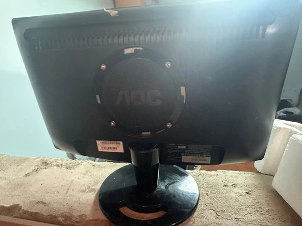 AOC 831S 19" PİYANO SİYAH MONİTOR 2.EL KULLANILMIŞ - Resim 2