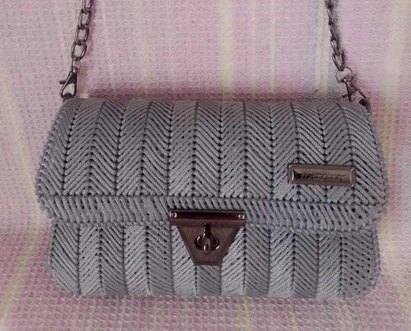 Gri Renk Kanvas Model Şık ve Dayanıklı Tasarım Özel Günler El Yapımı Kadın Çanta ürün görseli