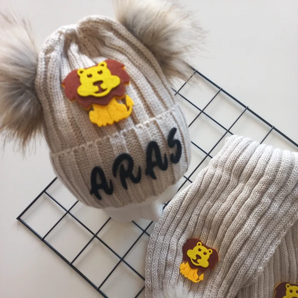 MARS BABY Bebek Erkek Çocuk İsimli Bej Aslan Çift Ponponlu Atkı Bere Takımı - 2