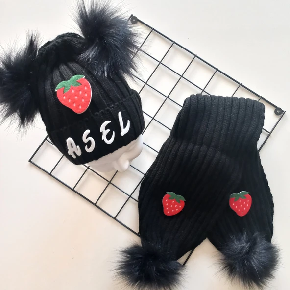 MARS BABY Bebek Kız Çocuk İsimli Kişiye Özel Siyah Kırmızı Çilek Çift Ponponlu Atkı Bere Takımı