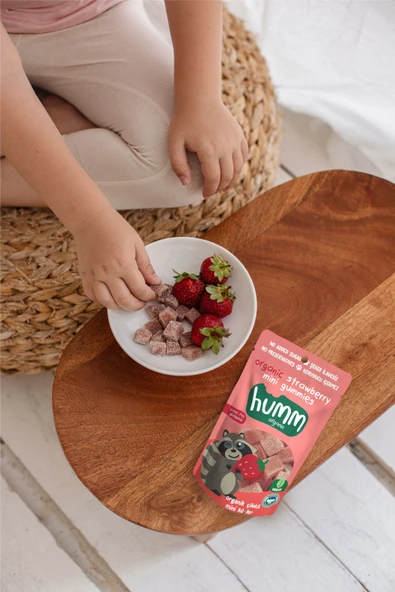 Humm Organic Organik Glutensiz Vegan Çilekli Mini Küpler Atıştırmalık Paketi - 6 Adet - 3