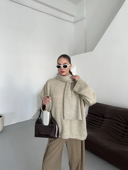 Bej Bisiklet Yaka Atkılı Oversize Kazak - 3