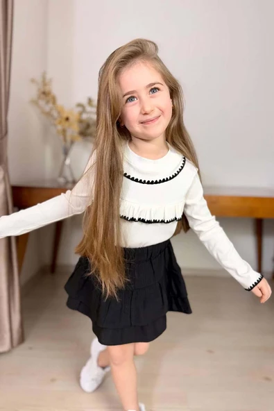Kız Çocuk Bebe Yaka Göğsü Fırfırlı Fitilli Slim Kazak Üzeri Katkat Pliseli Siyah Etekli Takım - 2