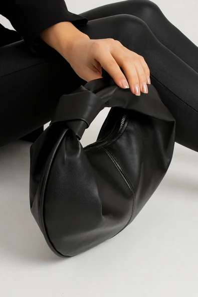 Kadın Siyah Mini Baget Düğüm Detaylı Fermuarlı El Çanta - 3