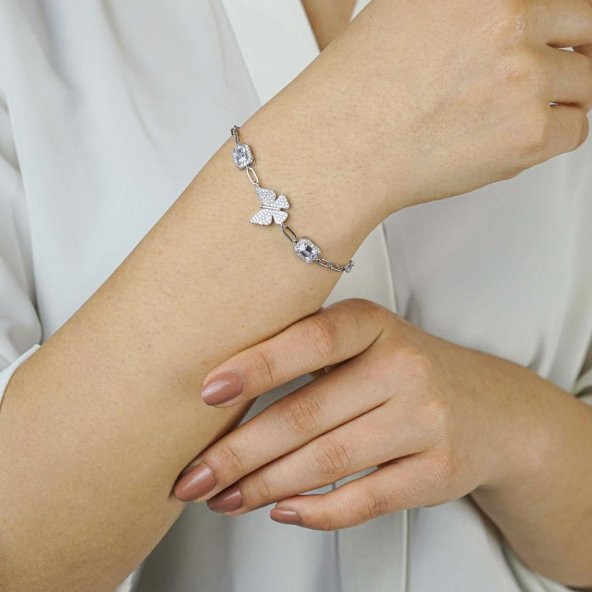 Şık Kelebek Tasarımlı Baget Taşlı 925 Ayar Gümüş Bileklik ürün görseli