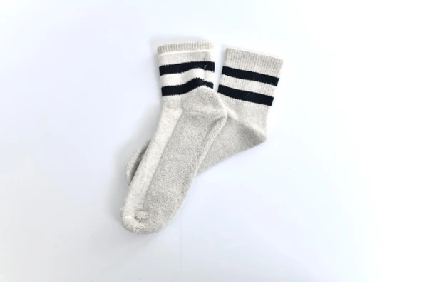 Gri Fitilli Siyah Çizgi Desenli Pamuklu  Spor Unisex Çorap