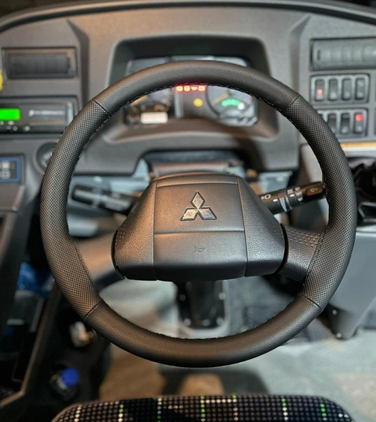 DİKİŞLİ DİREKSİYON KILIFI İTHAL SİYAH DERİ NOKTALI DERİ SİYAH DİKİŞLİ TEMSA PRESTİJ İÇİN ürün görseli