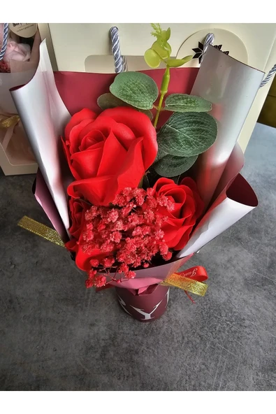 Kirmizi Gül Hediyelik Kutulu Özel gun Buketi  Sevgililer GüNÜ ürün görseli