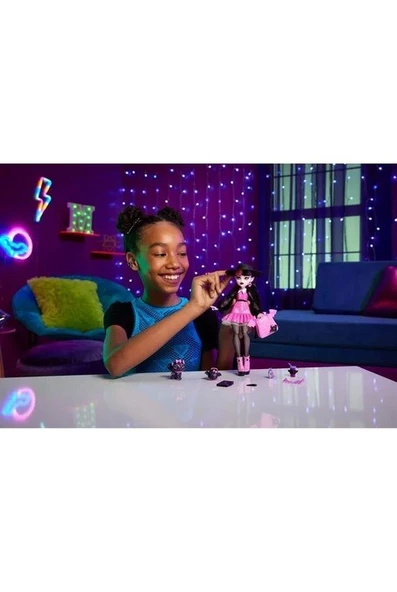 Acayip Havalı Arkadaşlar - Draculaura HRP64 - 2