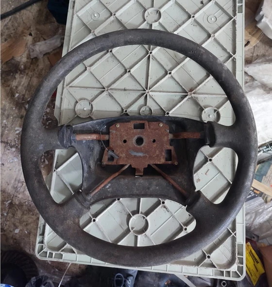 Suzuki Swift 98-03 Macar Direksiyon Simidi Çıkma