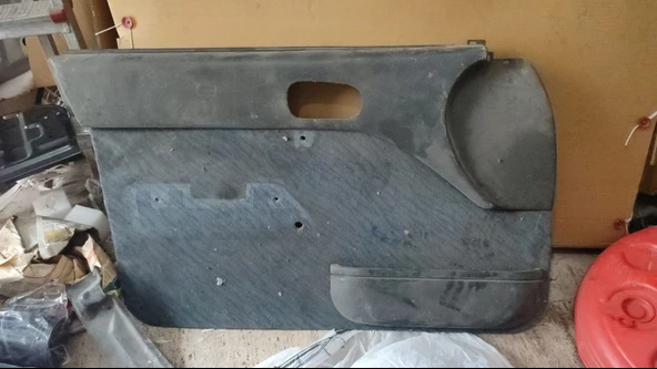 Suzuki Swift 96-03 Macar Ön Sol Kapı Döşemesi Çıkma