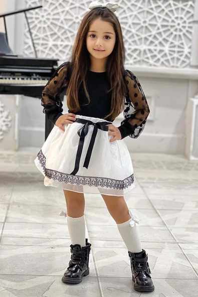 Kız Çocuk Kolları Puantiye ve Şeffaf Tül Detaylı Siyah Kazak Üzeri Güpür Tüllü Saten Etekli Takım - 3