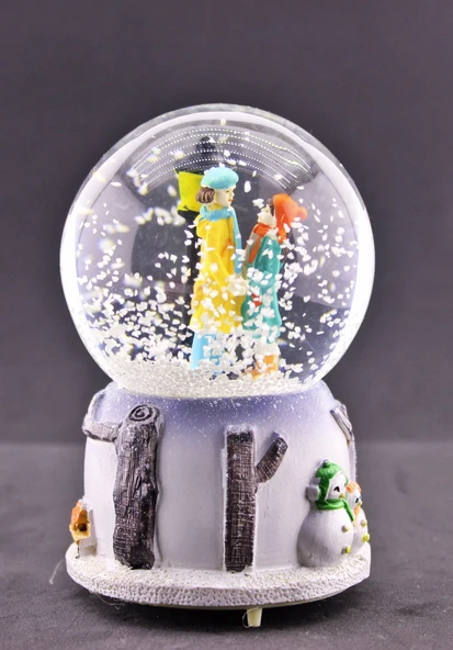 El Ele Tutuşan Aşıklar Kar Küresi Orta Boy Işıklı Müzikli 12cm - 6