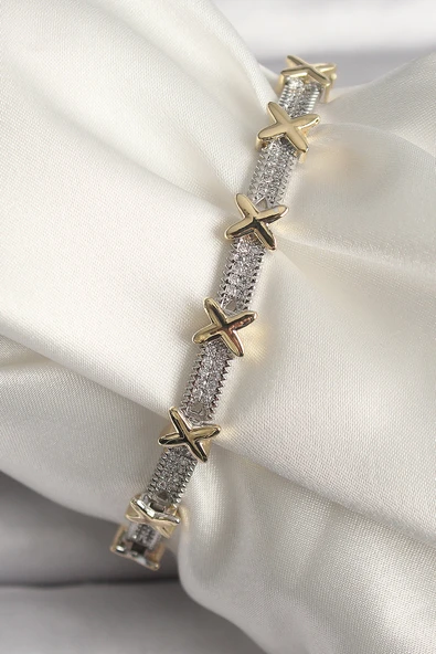 Pirinç Gümüş Renk Zirkon Taşlı Gold Xoxo Model VIP Seri Kadın Bileklik - TJ-BB6717