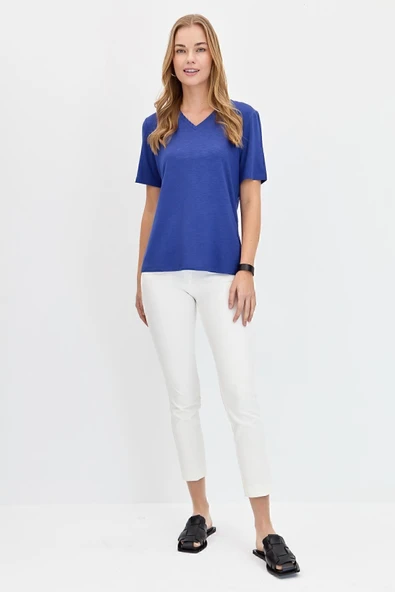 Desen Minimalist V Yaka Kısa Kol Kadın T-Shirt - Günlük & Şık - 6