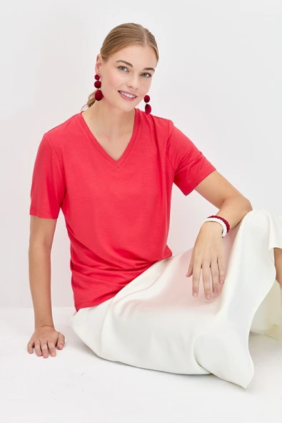 Desen Minimalist V Yaka Kısa Kol Kadın T-Shirt - Günlük & Şık - 9