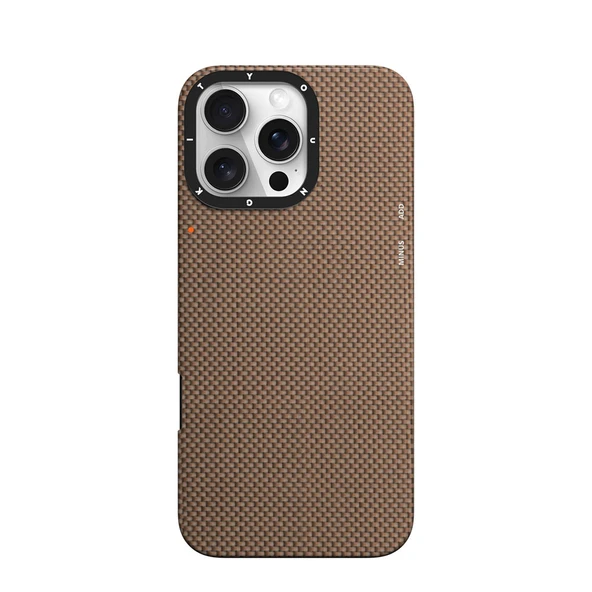 Apple iPhone 16 Pro Max Kılıf M-safe Şarj Özellikli Aramid Fiber Youngkit 1500D Kevlar Extreme Wing Titanyum-Gold Serisi Kapak - Resim 5