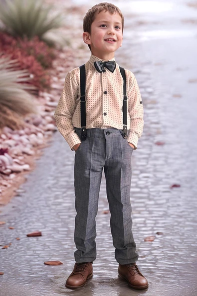 Erkek Bebek Desenli Gömlek, Papyon ve Askılı Mavi Pantolon Alt Üst Takım ürün görseli