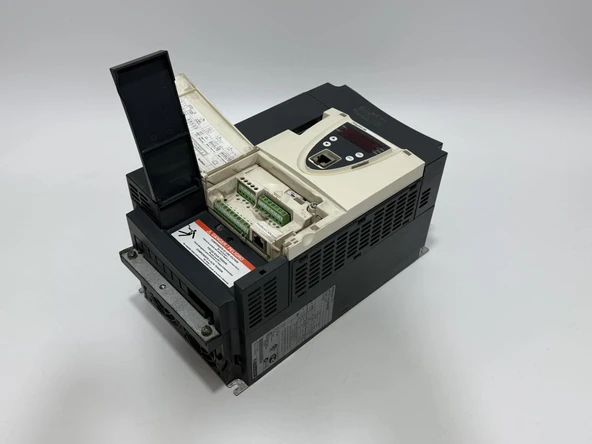 Schneider Altivar 71 Sürücü 5,5kW ATV71HU55N4Z 2.El - Resim 5