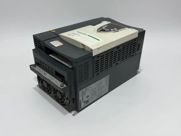 Schneider Altivar 71 Sürücü 5,5kW ATV71HU55N4Z 2.El - Resim 4