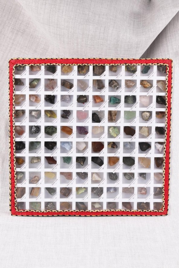 100 Farklı Doğal Taştan Oluşan Tablo - 2