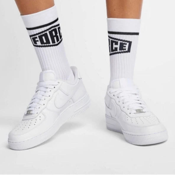 Nike Air Force 1 07  All White ürün görseli