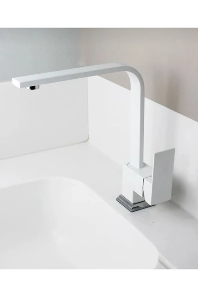 Beyaz Mutfak Bataryası Beyaz Evye Musluğu Kare Modern Tasarım Pirinç ürün görseli