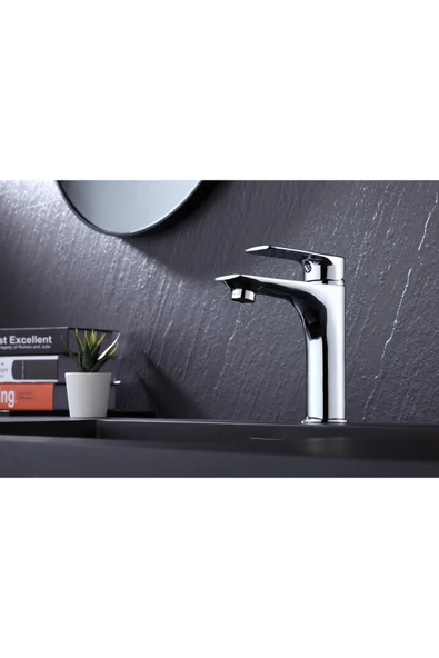 Lavabo Bataryası Kare Modern Tasarım Banyo Bataryası Gümüş Renk ürün görseli