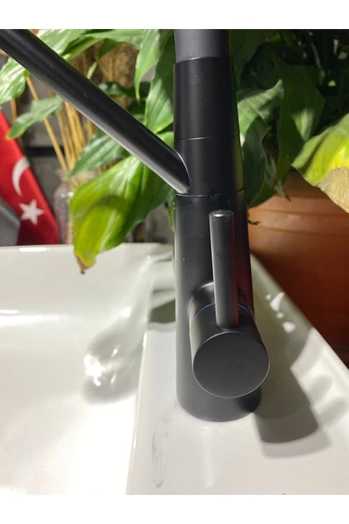 Siyah Arıtmalı Musluk Mat Siyah Arıtıcılı Evye Musluğu Hortumlu Uzayan Sistem 3 Yollu Batarya - 4