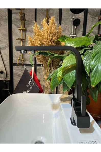 Siyah Arıtmalı Mutfak Bataryası Kare Premium Armatür Arıtıcılı Siyah Evye Musluğu ürün görseli