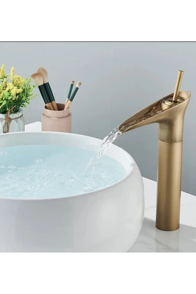 Çanak Lavabo Bataryası Antik Gold Renk Şelale Musluk Doğal Akışlı Çanak Lavabo Armatür