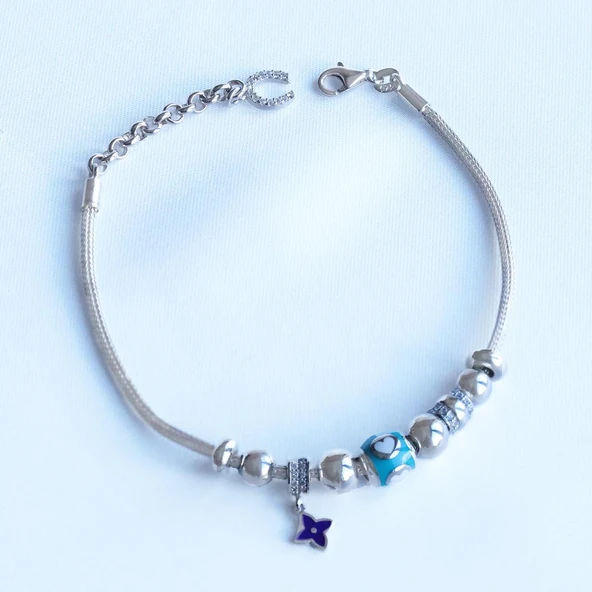 Kalpli Charmlı Gümüş Bileklik - Resim 3