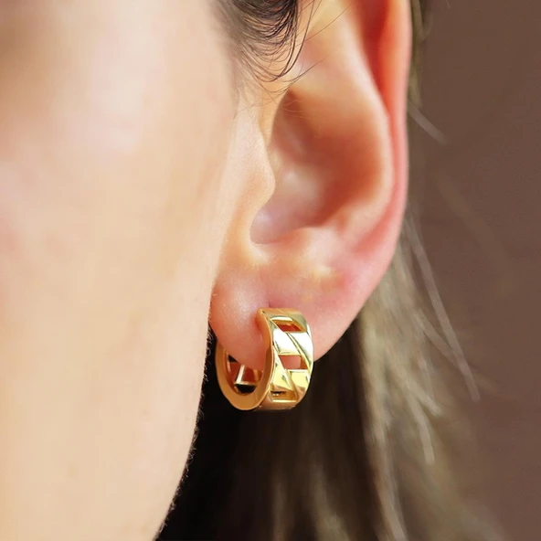 Gurmet Modeli Bombeli Gümüş Küpe ürün görseli 1