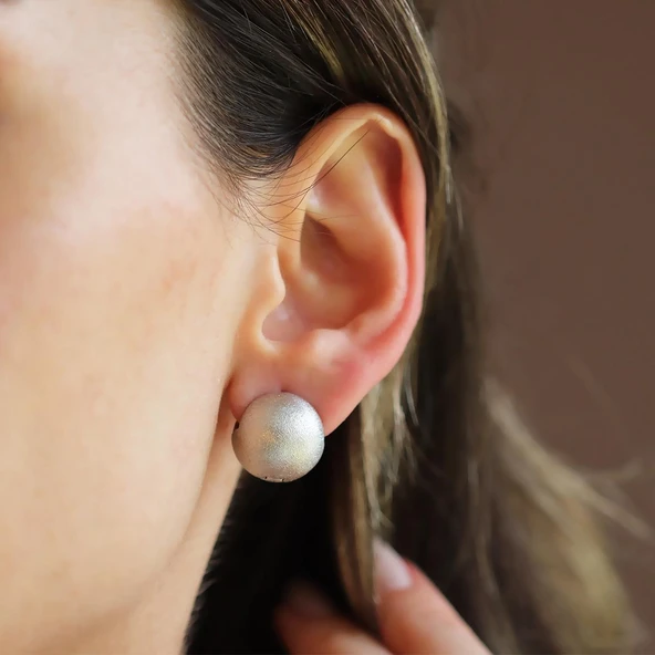 Top Mat Bombeli Gümüş Küpe - Resim 4