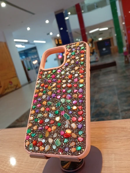 İPhone 15 Pro Max Uyumlu İçi Kadife Taşlı Kılıf Hologram Renkli Taşlı Kapak - 1