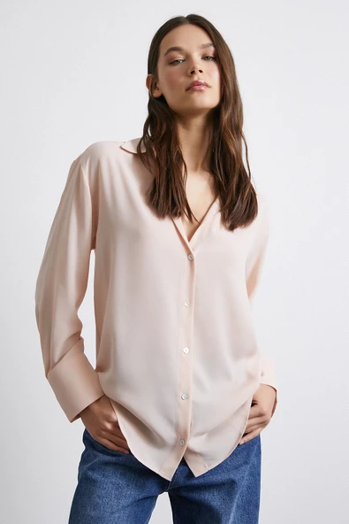 V Yaka Şifon Gömlek Pudra - Resim 2