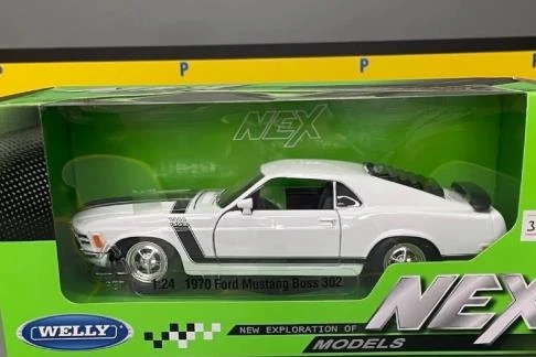 Welly Koleksiyon 1 / 24  1970 Ford Mustang Boss Beyaz Model Metal Araba - 6