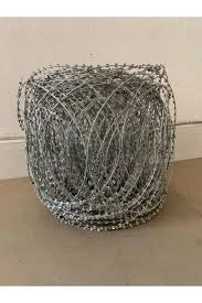 YILMAZ YAPI Düzlemsel Jiletli Tel 45cm Çap 10mt 1. Kalite Galvaniz Dekoratif Bahçe Çiti